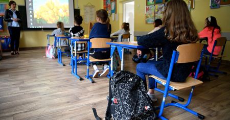 Najnowszy sondaż IBRiS dla WP. Polacy zabrali głos ws. powrotu do szkoły