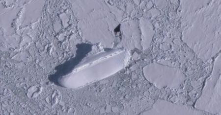 Dziwny obiekt na Antarktydzie. Widać go na zdjęciach Google Earth