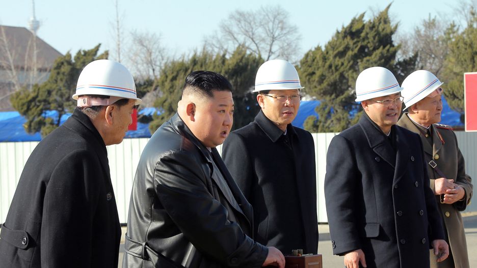 Kim Jong Un, dyktator Korei Północnej, zarządził rozbiórkę wszystkich obiektów wybudowanych na jego terytoriach przez 
firmy z Korei południowej(Photo by API/Gamma-Rapho via Getty Images)
API