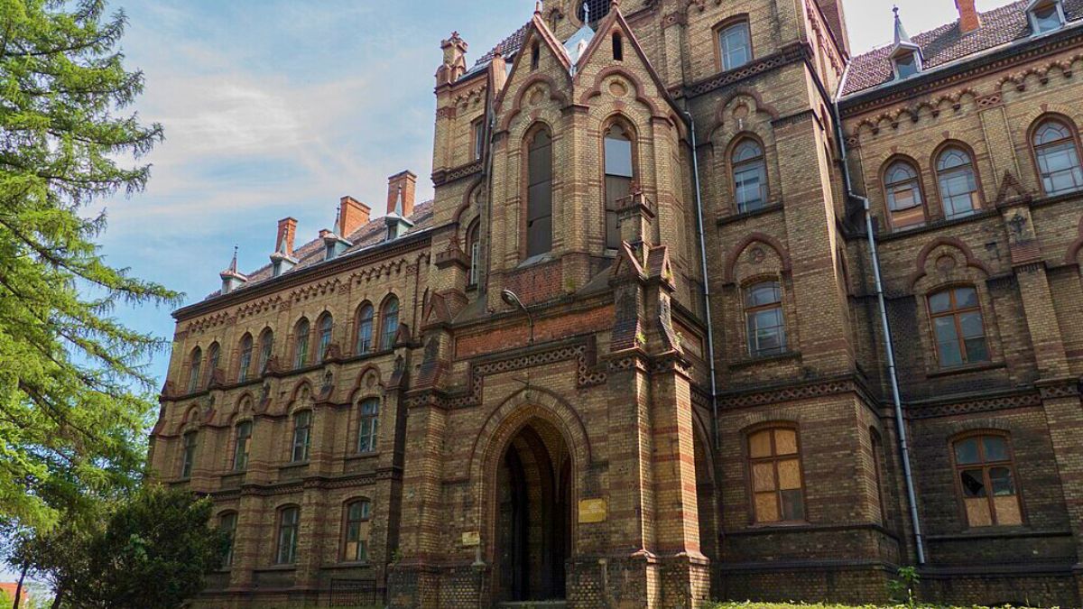 pałac w Mokrzeszowie