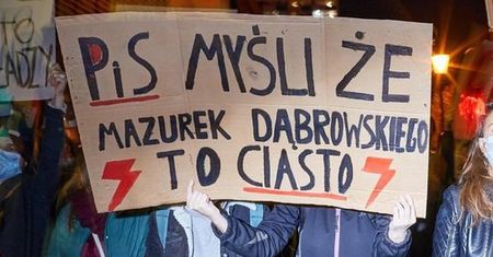 Strajk Kobiet. Cały internet się śmieje! Najlepsze hasła z protestów