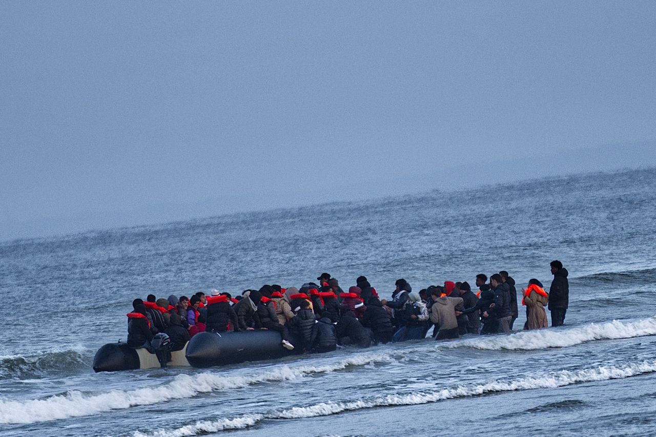 Pierwsze takie sankcje na świecie. Wielka Brytania walczy z nielegalną migracją