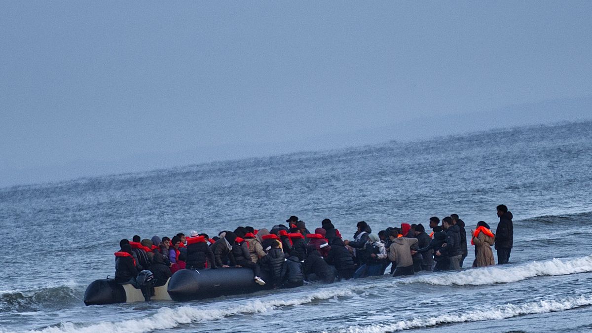 Pierwsze takie sankcje na świecie. Wielka Brytania walczy z nielegalną migracją