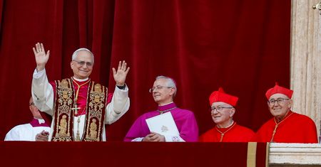 Watykaniści zaskoczeni wyborem kard. Prevosta? "Spełniły się analizy"