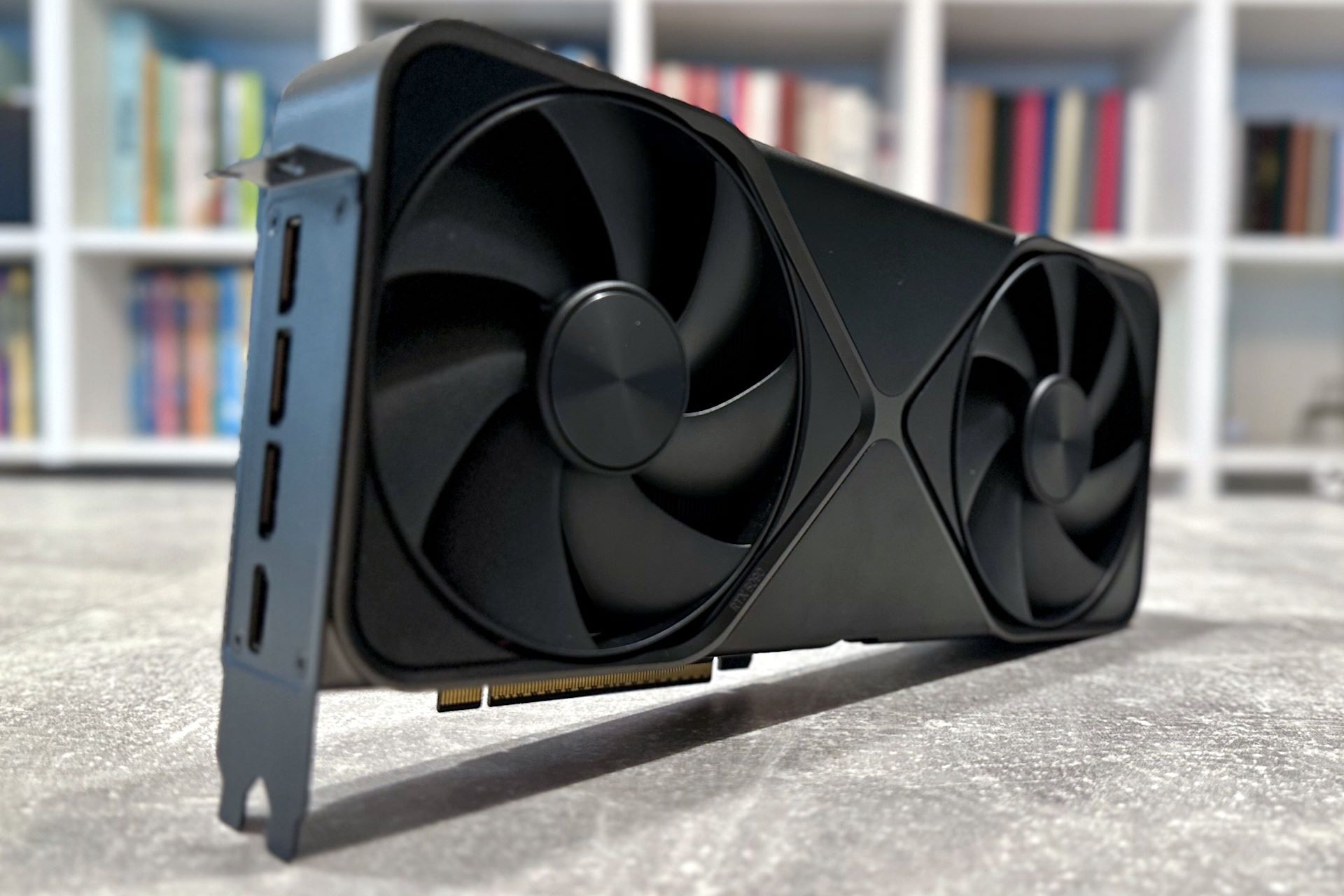 GeForce RTX 5090 Founders Edition - w kartonie