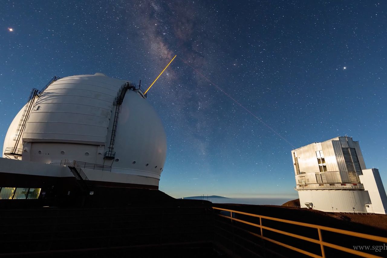 Góra, gwiazdy i lasery - wspaniałe timelapsy doktora astronomii