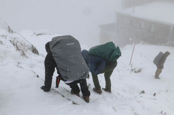 Tatry pod śniegiem. TOPR wydał ostrzeżenie