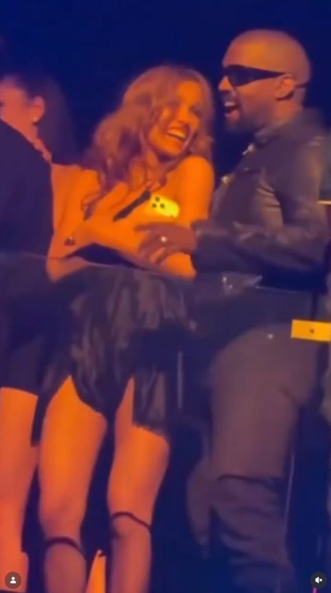 Kanye West i Bianca Censori w klubie