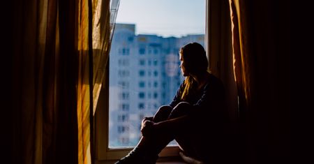 Zdania o depresji, które nigdy nie powinny paść. "Mogą doprowadzić do tragedii"