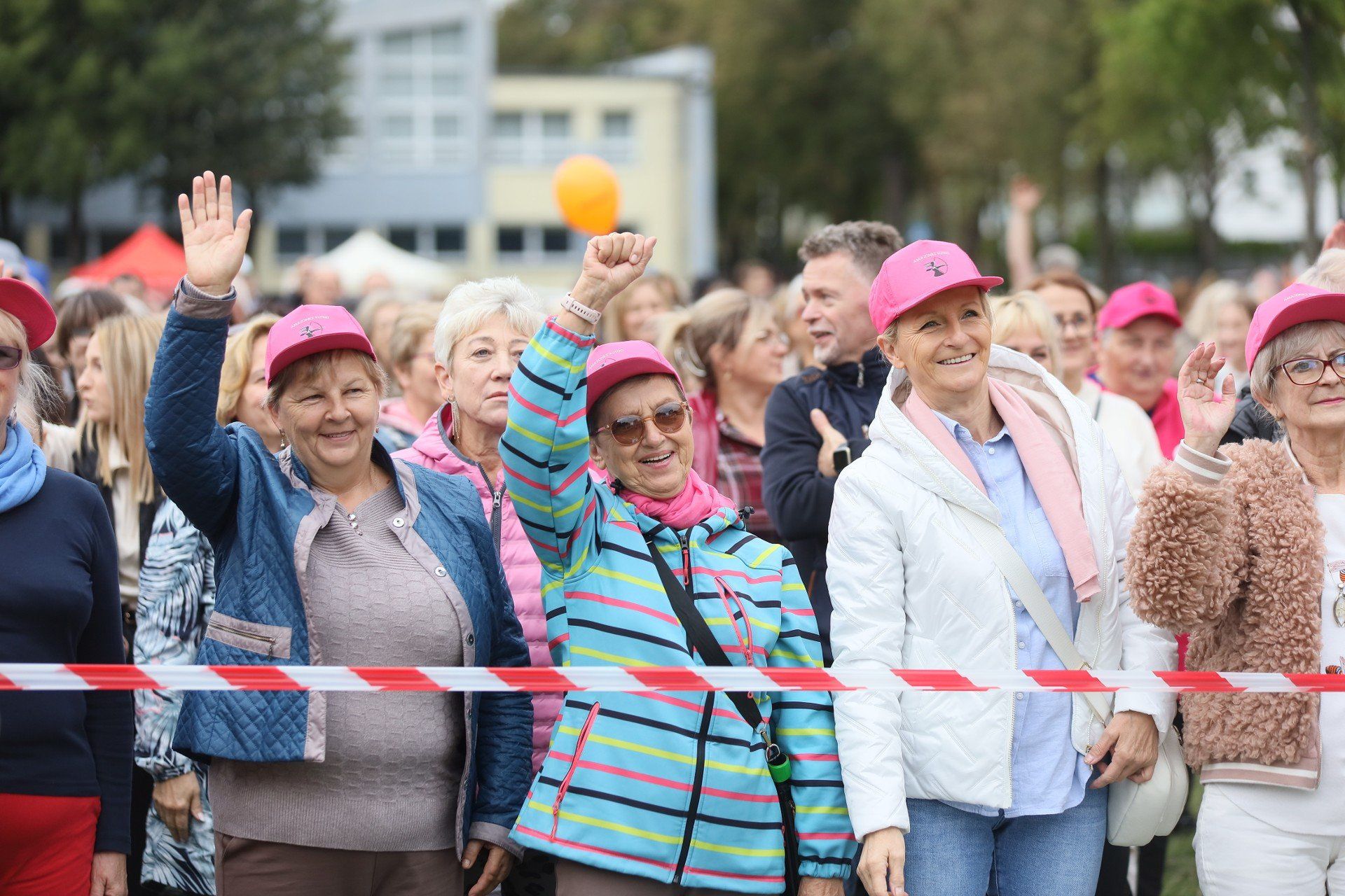 W Środzie Wielkopolskiej chcą pobić rekord Polski w samobadaniu piersi. Stowarzyszenie Średzkich Amazonek zaprasza do udziału w wydarzeniu