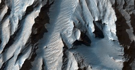 Kanion Valles Marineris. NASA publikuje spektakularne zdjęcia z Marsa