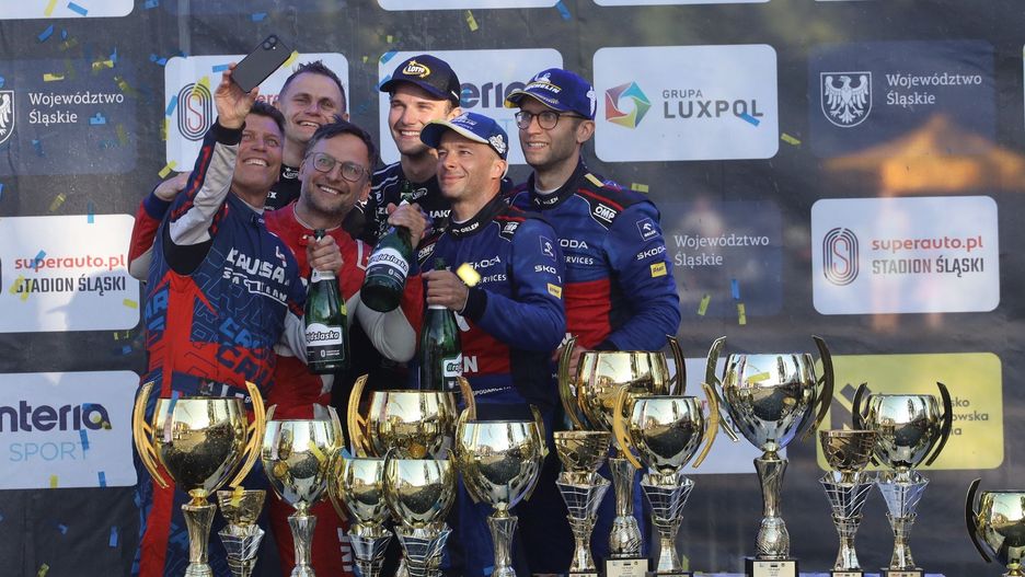 21.09.2025 r. Ceremonia mety Rajdu Śląska przy Superauto.pl Stadionie Śląskim.