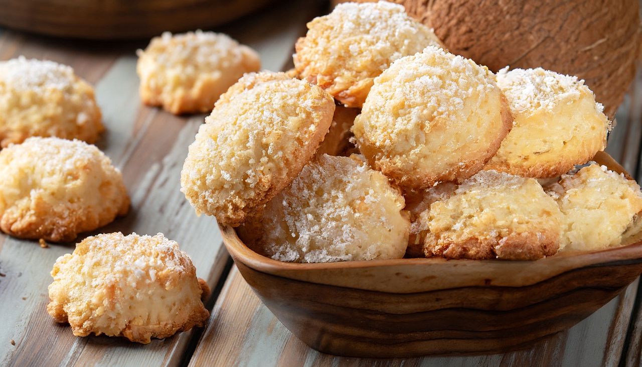 Sugar-free coconut macaroons: A sweet treat without the guilt