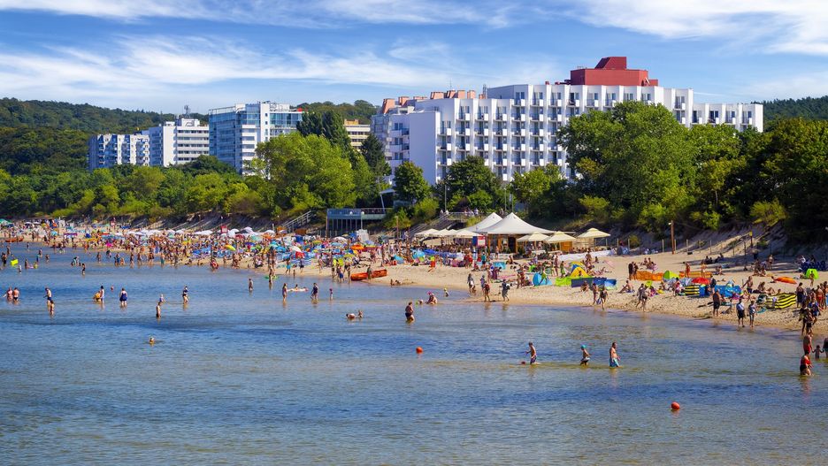 Wciąż jest szansa na wynajęcie pokoju na długi weekend (na zdjęciu plaża w Międzyzdrojach)
