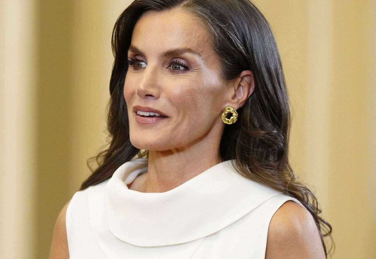 Królowa Letizia w eleganckiej stylizacji
