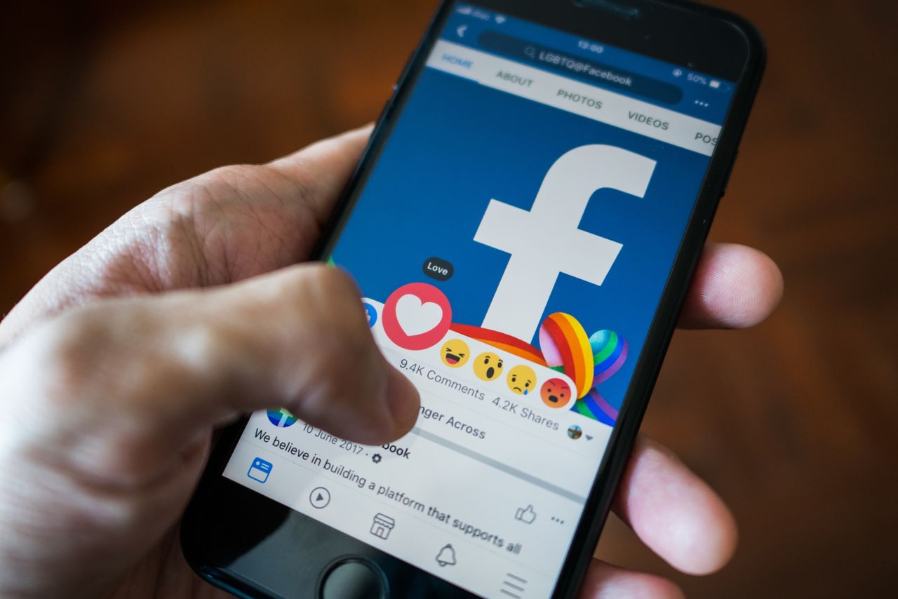 Facebook chce pomóc nam ograniczyć czas spędzany w sieci /Fot. Shutterstock