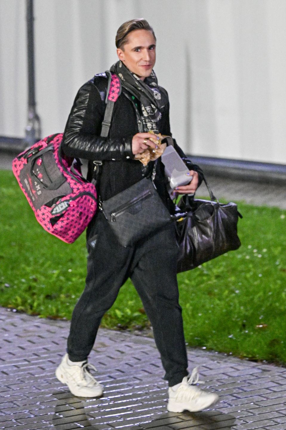 Gwiazdy pospiesznie opuszczają studio "TzG"