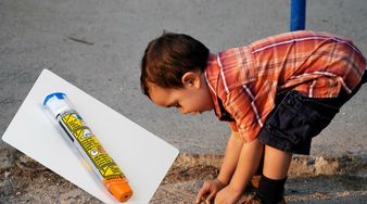 Chłopiec znalazł ''dziwny długopis''. Rodzice ostrzegają, edukujcie swoje dzieci!