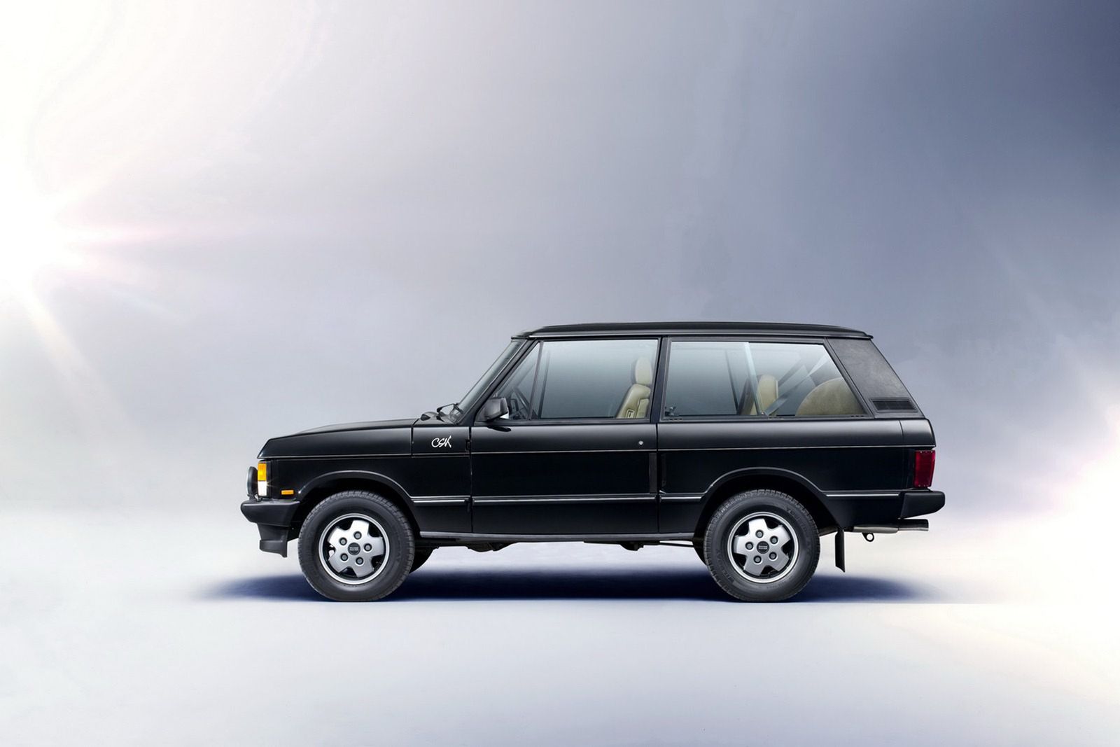 Nowy Ranger Rover (2013) w obszernej galerii 10
