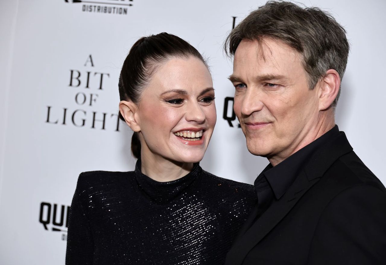 Anna Paquin z mężem Stephenem Moyerem na premierze "A Bit of Light"