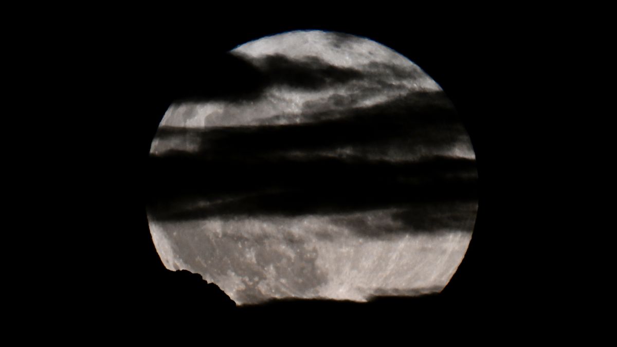JUNGFRAUJOCH, SWITZERLAND - JULY 13: Super moon rises over the Swiss Alps in Jungfraujoch, Switzerland on July 13, 2022. (Photo by Peter Zay/Anadolu Agency via Getty Images)