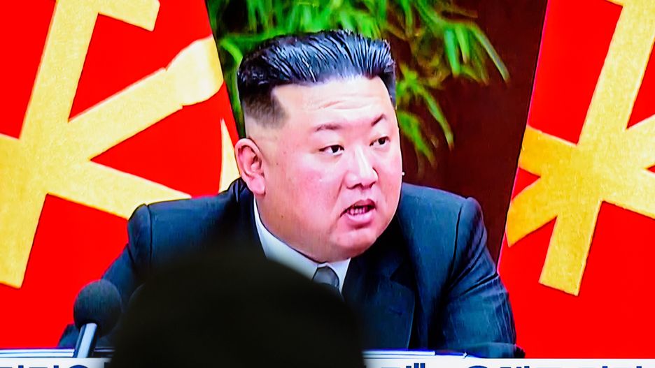 SEOUL, SOUTH KOREA - 2023/01/01: A TV screen shows footage of North Korean leader Kim Jong-un during a news program at the Yongsan Railway Station in Seoul. North Korean leader Kim Jong-un stressed the need to "exponentially" increase the number of the country's nuclear arsenal and develop a new intercontinental ballistic missile (ICBM) in the new year, Pyongyang's state media reported on January 1, 2023 .He delivered the message during a plenary meeting of the ruling Workers' Party of Korea (WPK) that ended the previous day. It was held to set Pyongyang's major policy directions for the new year. (Photo by Kim Jae-Hwan/SOPA Images/LightRocket via Getty Images)