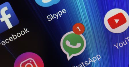 Facebook: atak na Bezosa to wina Apple'a. WhatsApp to święta krowa