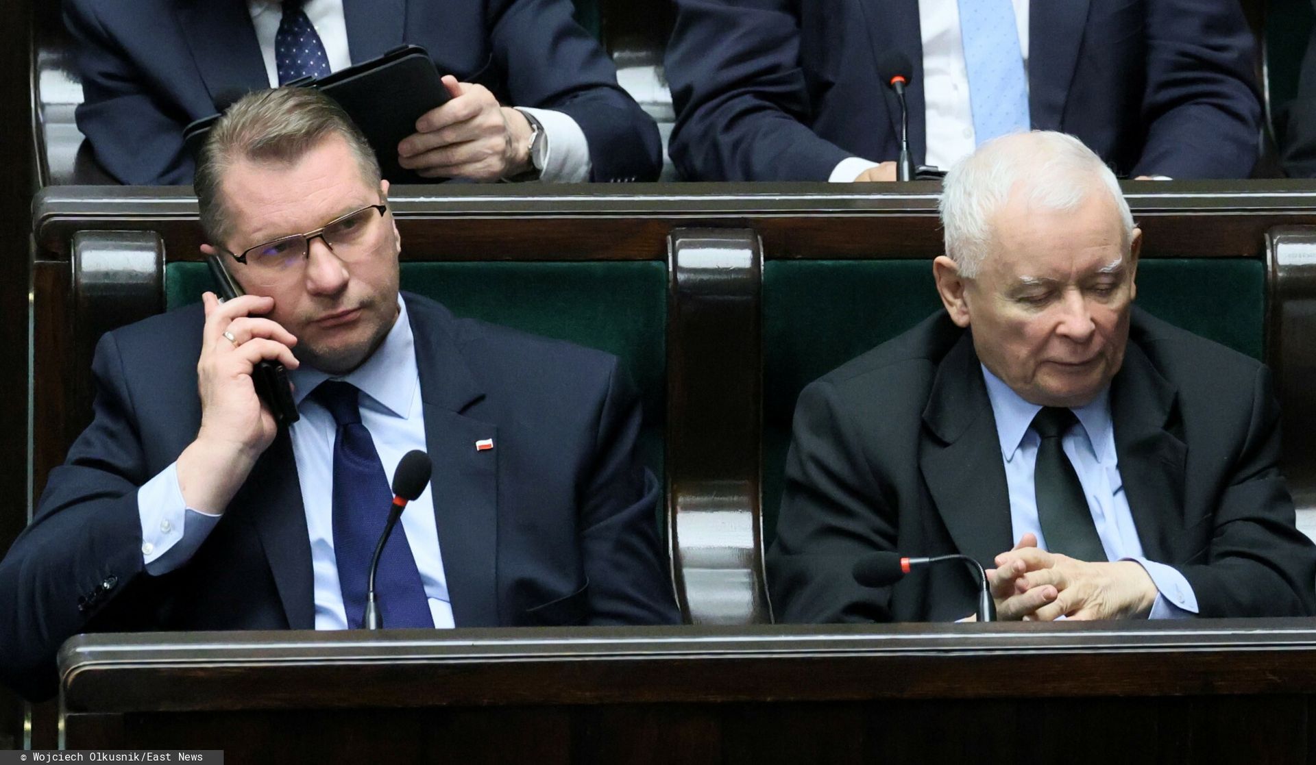 Burzowe chmury nad Czarnkiem. Notowania lecą w dół