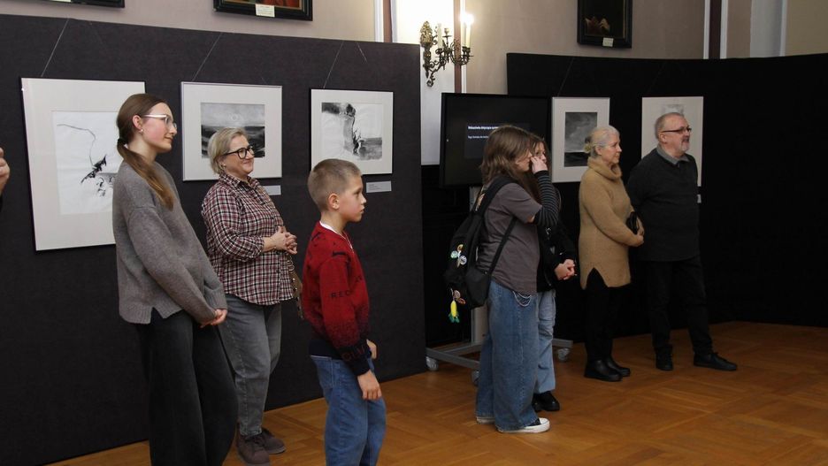 Wystawa &#34;Pejzaże Bałtyckie&#34; autorstwa Agaty Jóźwiak w Sali Mieszczańskiej w Chełmnie