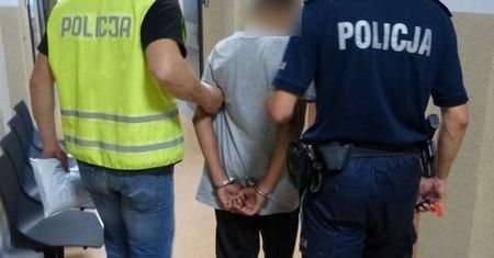 Trzy rany kłute. 16-latek rzucił się z nożem na 15-latka