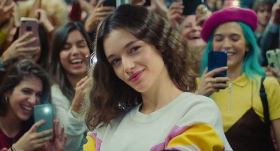 Mona Lisa ucieka z Luwru w nowej reklamie Perrier (wideo)