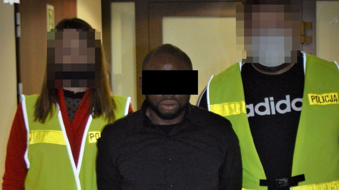 Policjanci z Tomaszowa Lubelskiego zatrzymali na gorącym uczynku 36-letniego obywatela Nigerii.