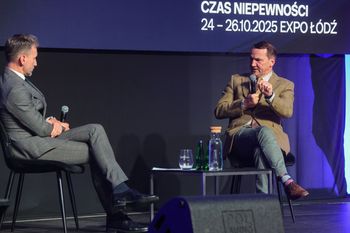 Po tych słowach Sikorskiego rozległy się brawa. Dostał pytanie o Ukrainę w NATO