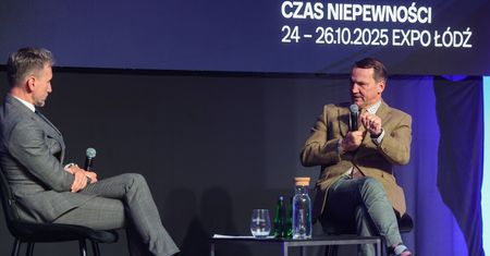 Wbił szpilę Nawrockiemu. Po słowach Sikorskiego rozległy się brawa