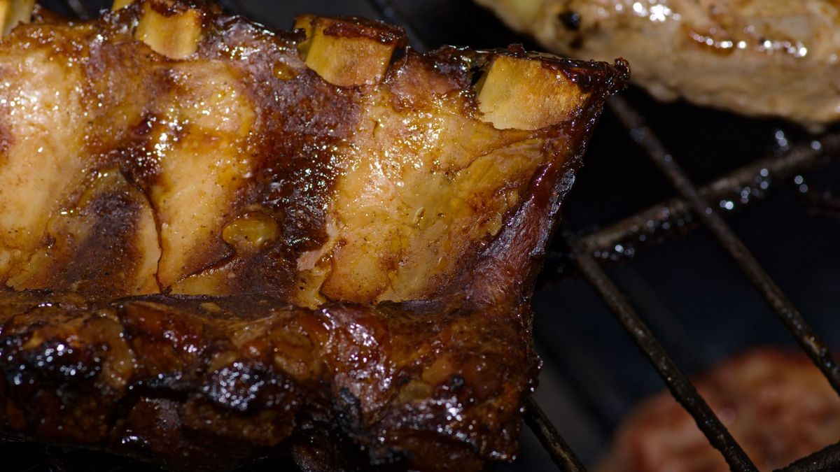 Jedzenie przetworzonego mięsa może powodować stan zapalny.