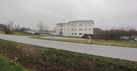 Makabryczne odkrycie w przydrożnym rowie. Sprawa jest zagadkowa