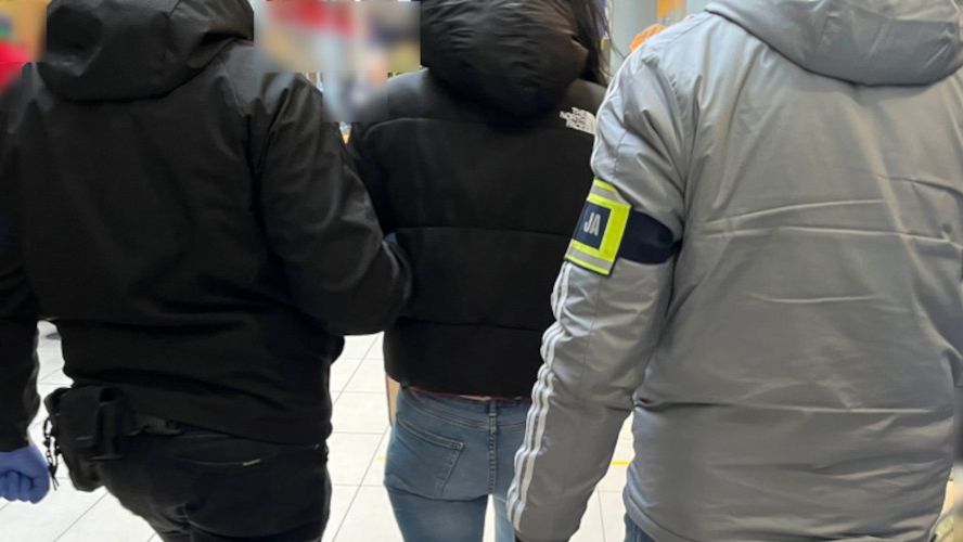 Z salonu piękności do zakładu karnego.