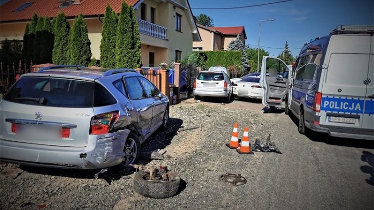 Policjanci na miejscu wypadku