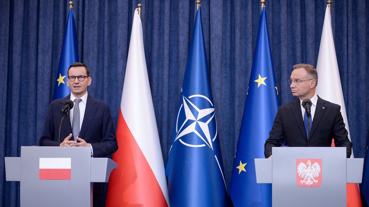 Wspólna konferencja prezydenta Andrzeja Dudy i premiera Mateusza Morawieckiego ws. paktu migracyjnego