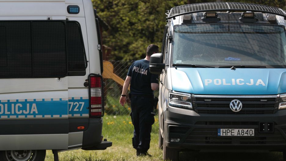 Poszukiwania zaginionych nastolatkow w Lubuskiem
12.05.2021 Ledno Poszukiwania zaginionych nastolarkow 13 lat Filip Pasiewicz i 15 lat Marek Gawryszak poszukiwnaia prowadzi policja straz pozarna wojsko drony i smiglowiec policji policyjny   fot. Piotr Jedzura/REPORTER
Piotr Jedzura/REPORTER