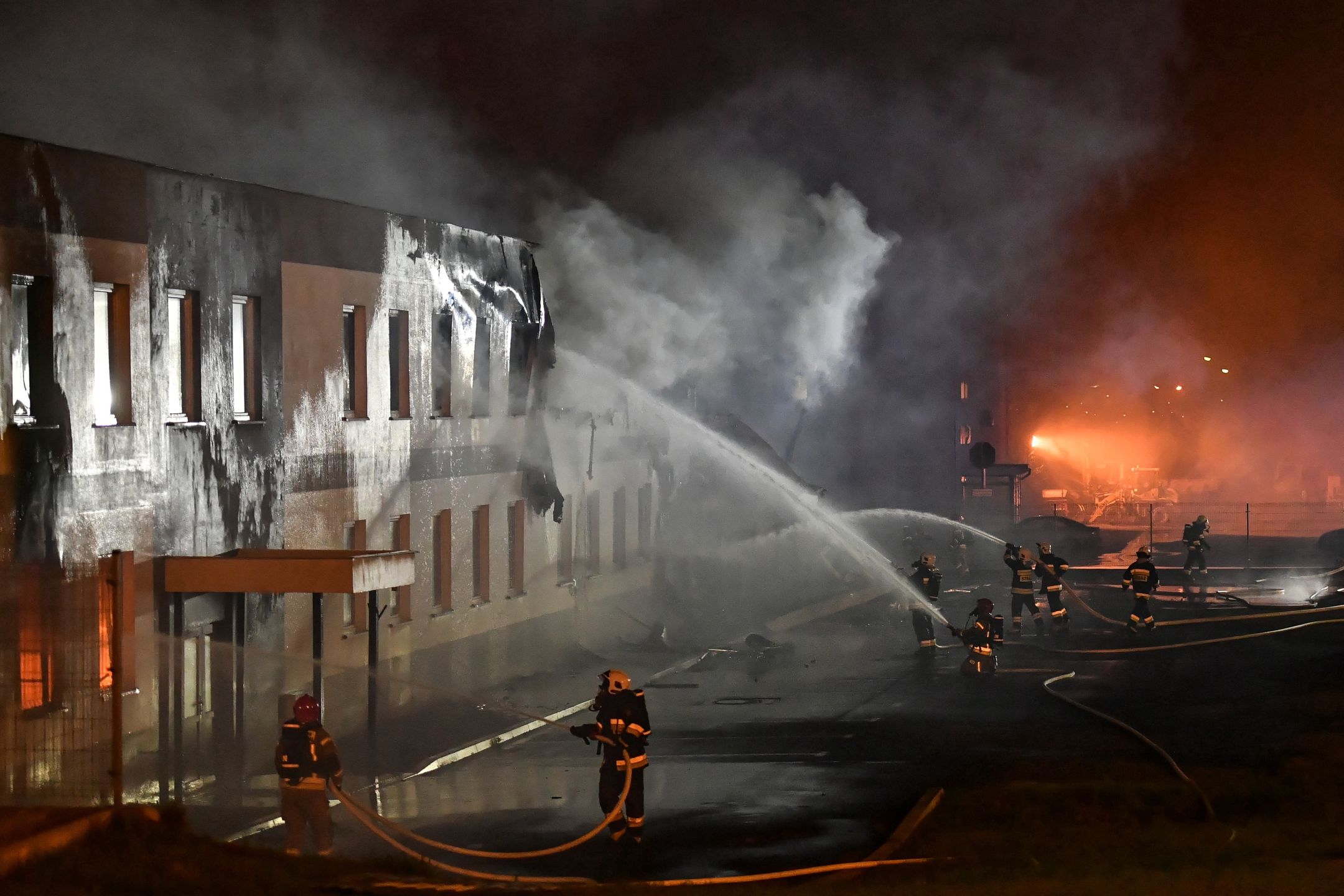 Lublin. Pożar hali magazynowej