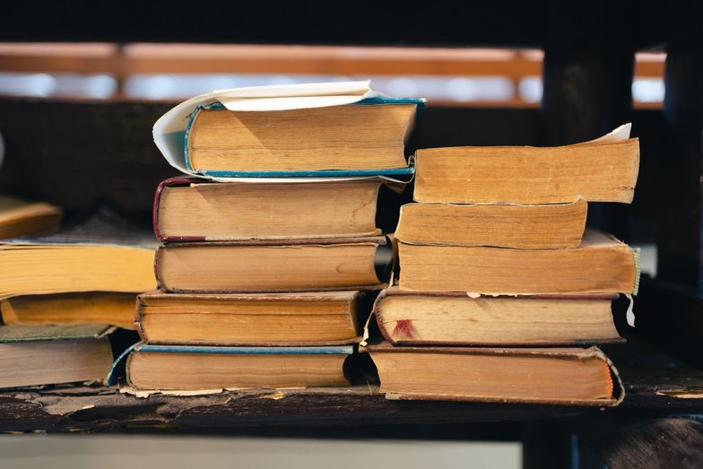 Kolekcjonerzy polują na książki z czasów PRL