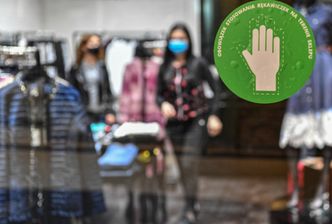 Sklepy mocno straciły przez koronawirusa. Ale jest poprawa. Nowe szacunki