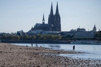Dramatycznie niski poziom Renu. Zagrożone dostawy paliwa w Niemczech