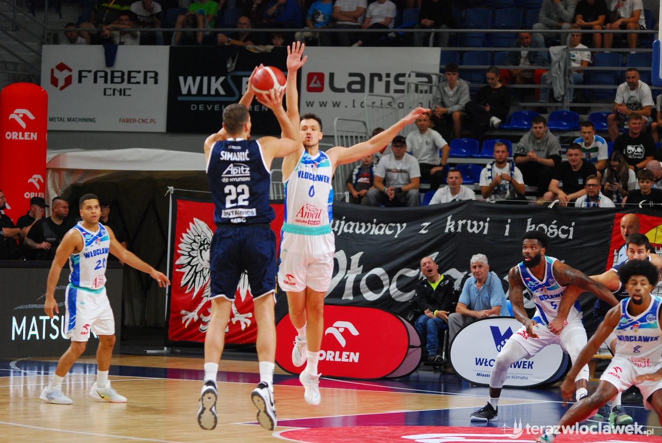 Zacięty mecz Anwilu z Syntainics MBC Weissenfels