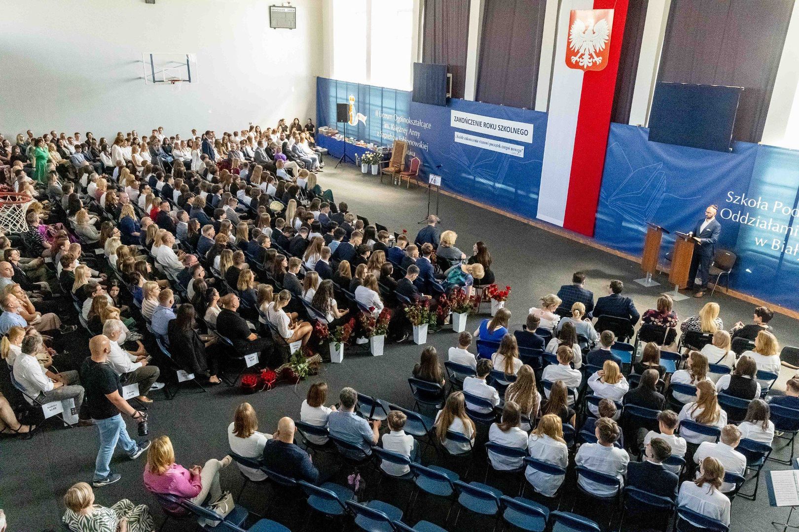 Zakończenie roku szkolnego klas ósmych w SP nr 53.
