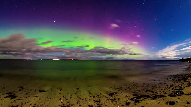 Wielka Brytania, nocne krajobrazy i zorze polarne. Piękny film poklatkowy czytelnika 1