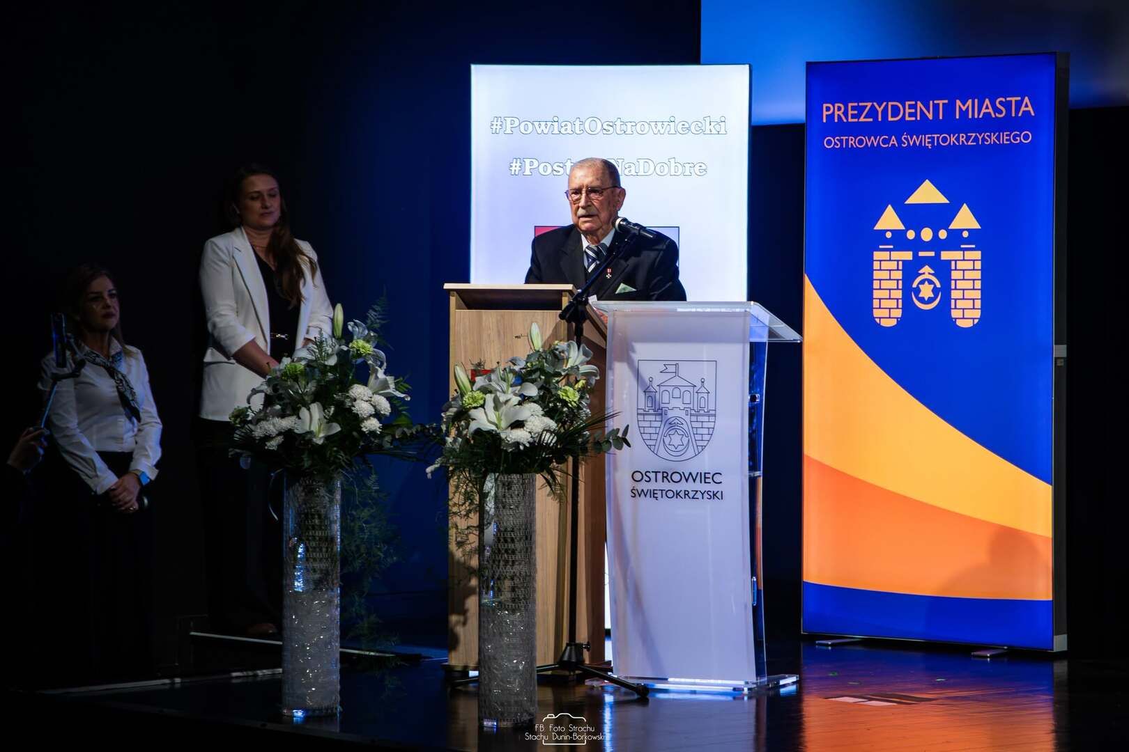 Święto ostrowieckiej oświaty. Były gratulacje, podziękowania i nagrody
