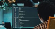 32-letni programista w Chinach zmarł prawdopodobnie z przepracowania. Podczas pobytu w szpitalu dodano go do grupowego czatu służbowego