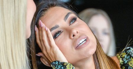 Natalia Siwiec lansuje się w skąpym bikini, a internauta złorzeczy: "DRAMAT, jakie to PUSTE". Nie zostawiła tego bez odpowiedzi
